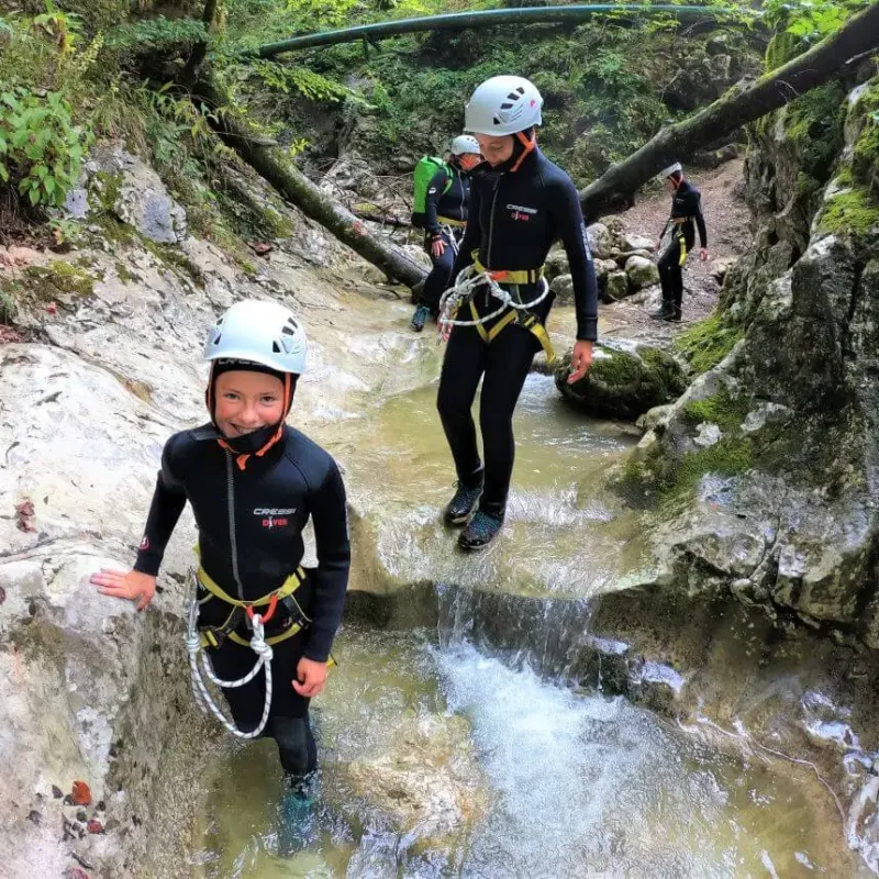 Family Canyoning 1 1290x860