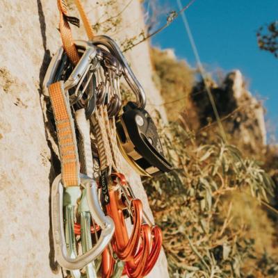 Climbing 05 810x1080