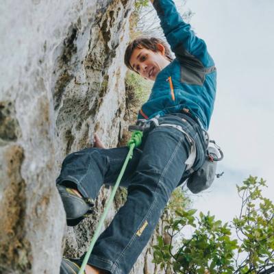 Climbing 06 810x1080